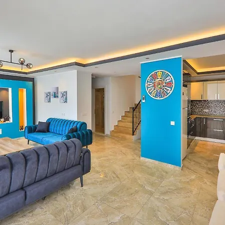 5 Bedroom Luxury With Private Pool *