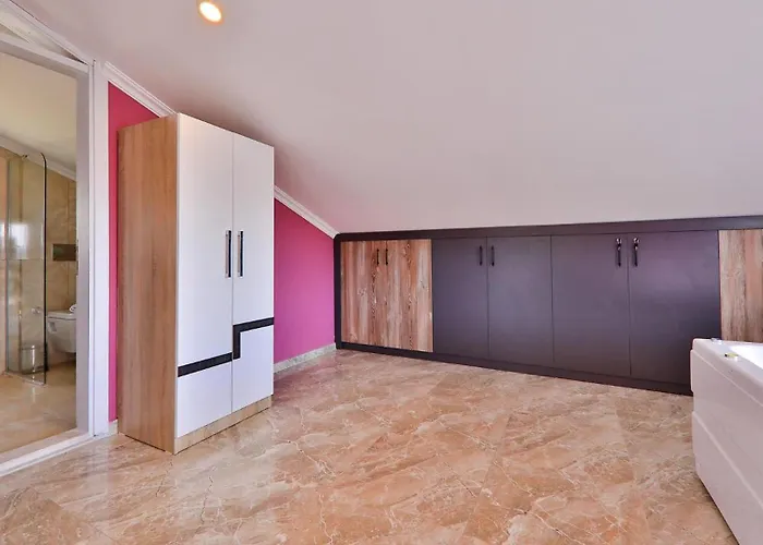 فيلة 5 Bedroom Luxury With Private Pool كالكان