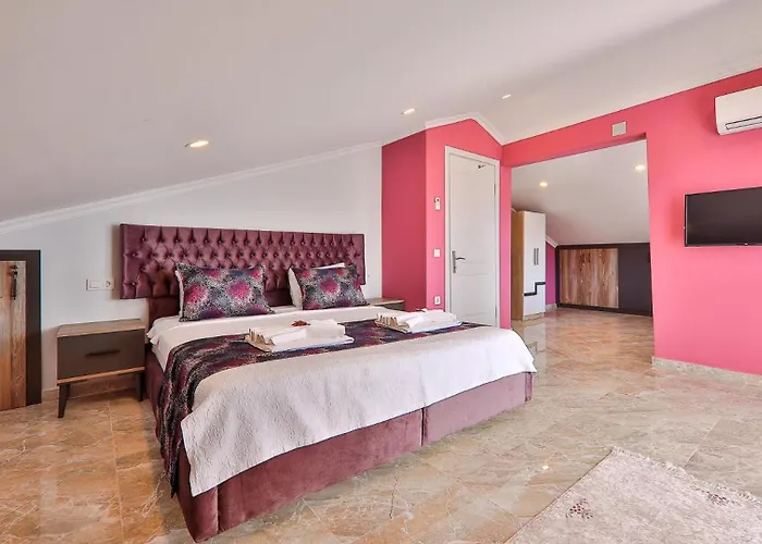 5 Bedroom Luxury With Private Pool فيلة *