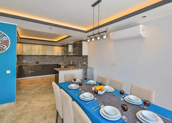 5 Bedroom Luxury With Private Pool *