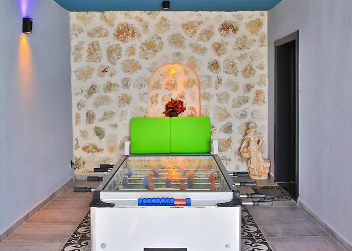 5 Bedroom Luxury With Private Pool